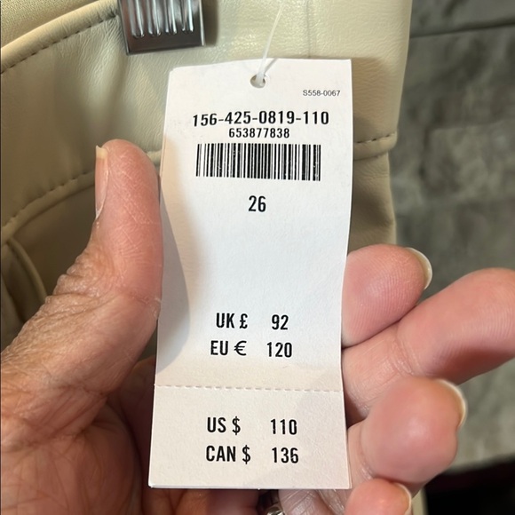 NWT Abercrombie & Fitch Cream 90s Straight Leg High Rise Vegan Leather 2/26 - Picture 3 of 10